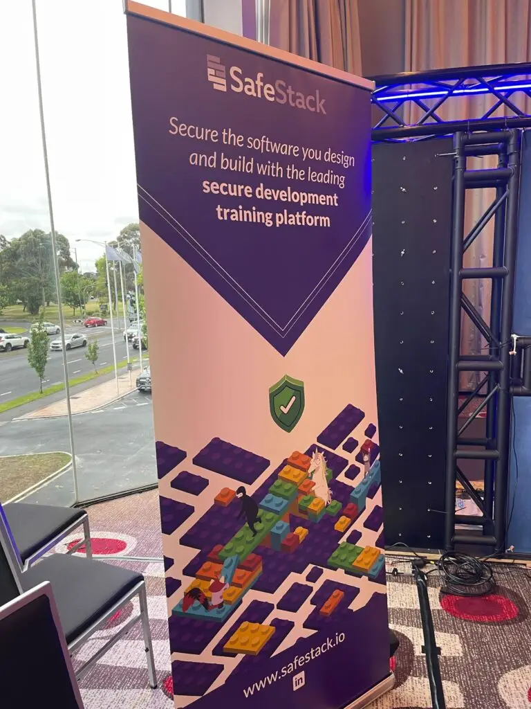 SafeStack Booth